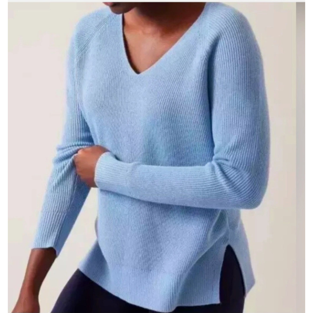 Athleta Hanover Refined Vneck Sweater Medium Periwinkle Blue